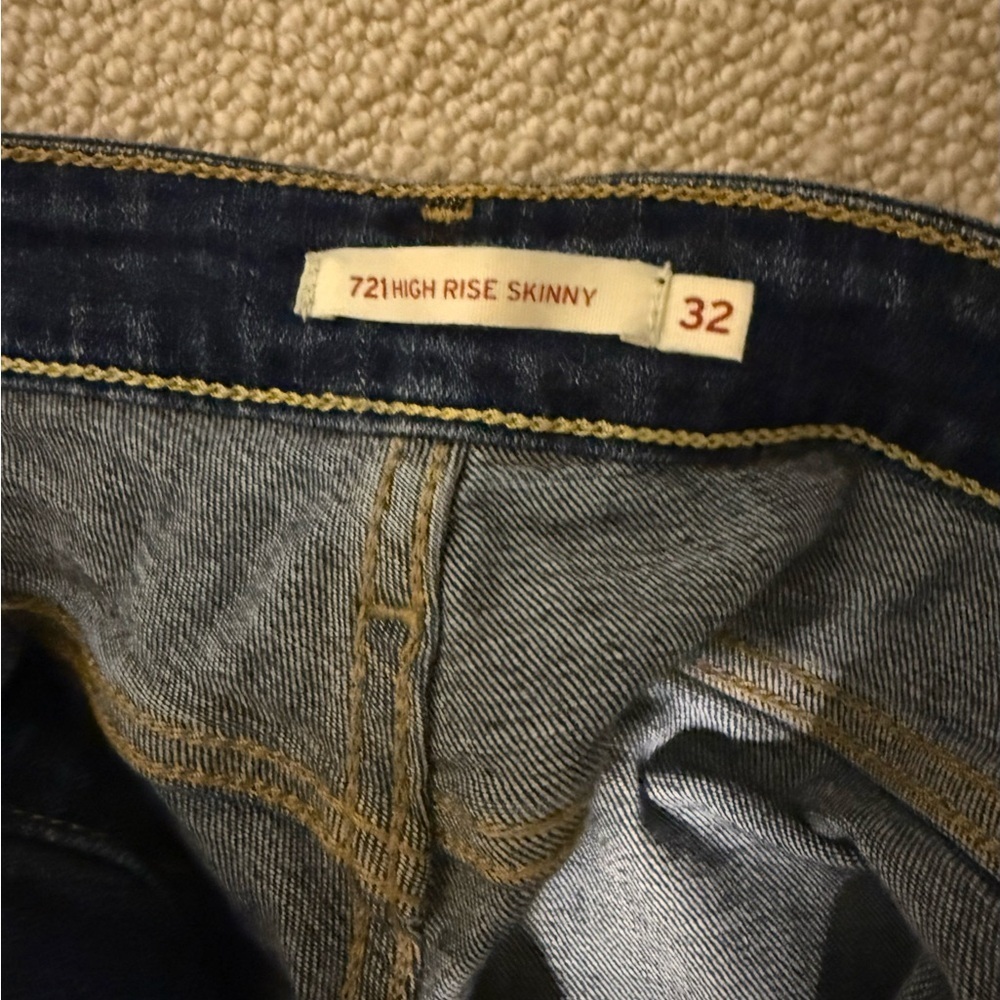 Levi’s Women's Blue Distressed High Rise Skinny Jeans sz 32 - Picture 5 of 6